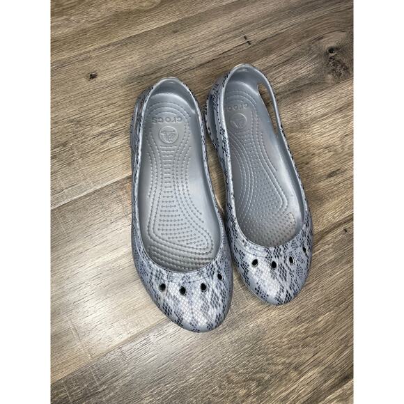 Crocs Kadee Grey Snakeskin Reptile Print Slip On Ballet Flats Womens Size 7 - Picture 1 of 11